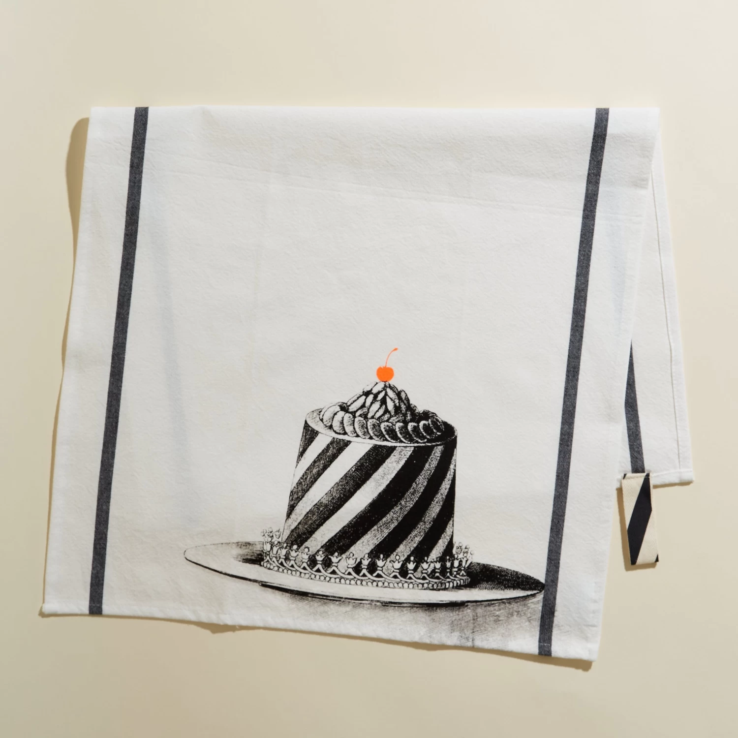 La Cerise Sur Le Gateau Tea Towels - Guilty Pleasures 5 La Cerise Sur Le Gateau Tea Towels - Guilty Pleasures - Image 3